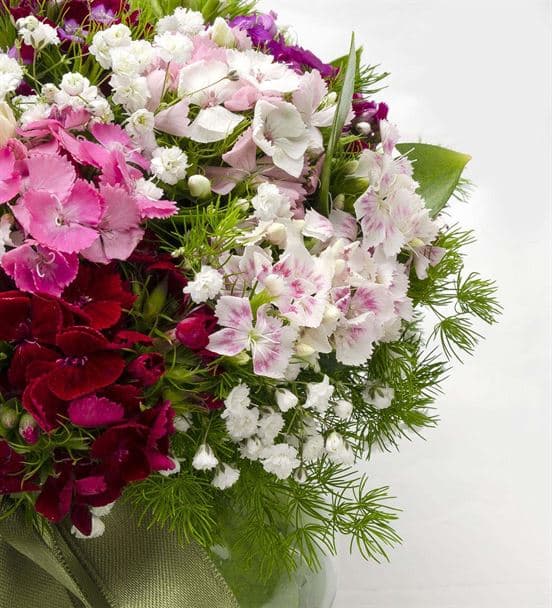 Cam Fanusta Renkli Bahar Çiçekleri Aranjmanı - 3