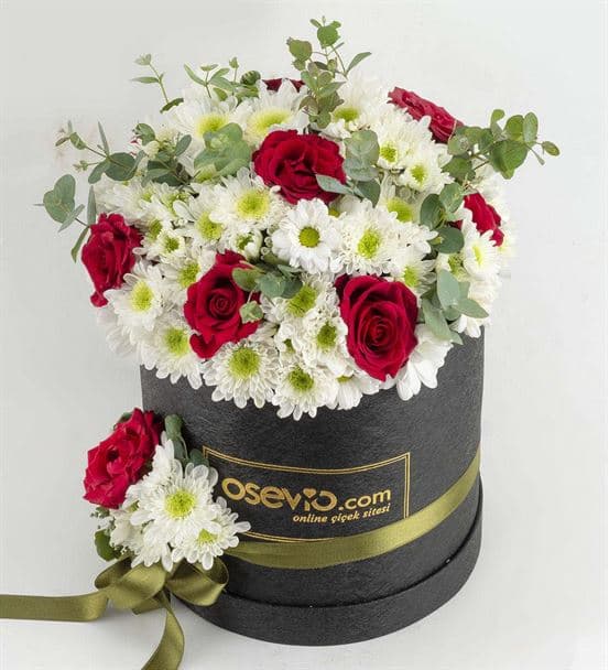 Montenero Kutuda Mutlu Ayıcık ve Papatyalı Güller - hover