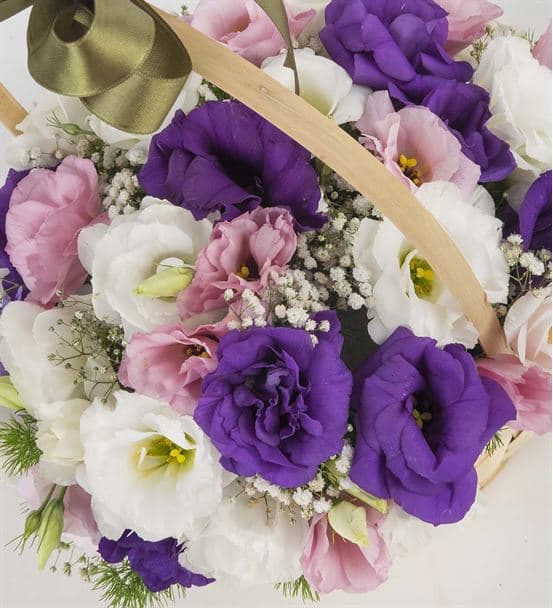 Mutlu Düşler Renkli Lisyantus Çiçek Sepeti - hover