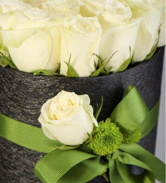 Mutluluğun Melodisi 20 Beyaz Güller - hover