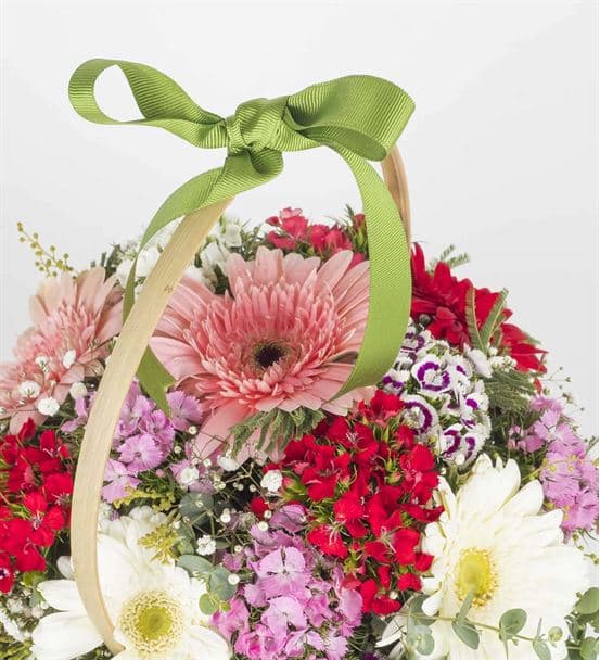 Renkli Kelebekler Çiçek Sepeti Tasarım Aranjmanı - 3