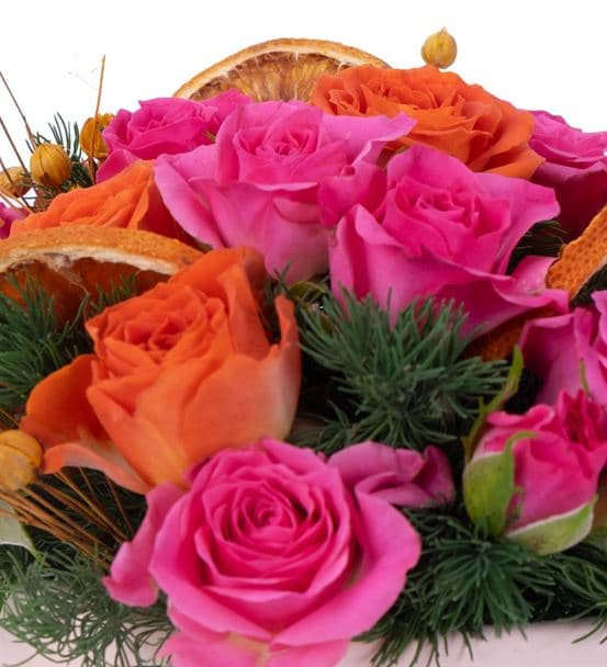 Subtle Freshness Renkli Gül Aranjmanı - 4