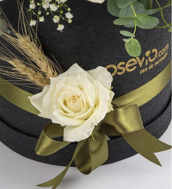 White Beauty Kutuda 30 Beyaz Güller - 4