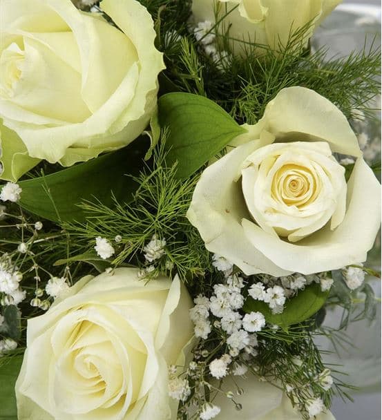 Zarif Vazoda 11 Beyaz Güller Aranjmanı - hover